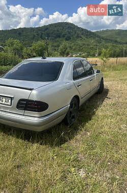 Седан Mercedes-Benz E-Class 1999 в 