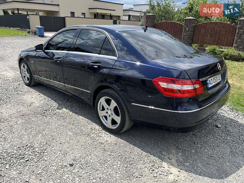 Седан Mercedes-Benz E-Class 2009 в 