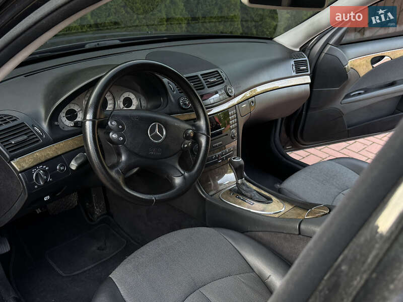 Седан Mercedes-Benz E-Class 2006 в Хмельницком