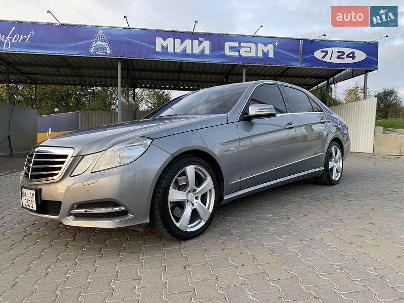 Седан Mercedes-Benz E-Class 2011 в Хмельницком