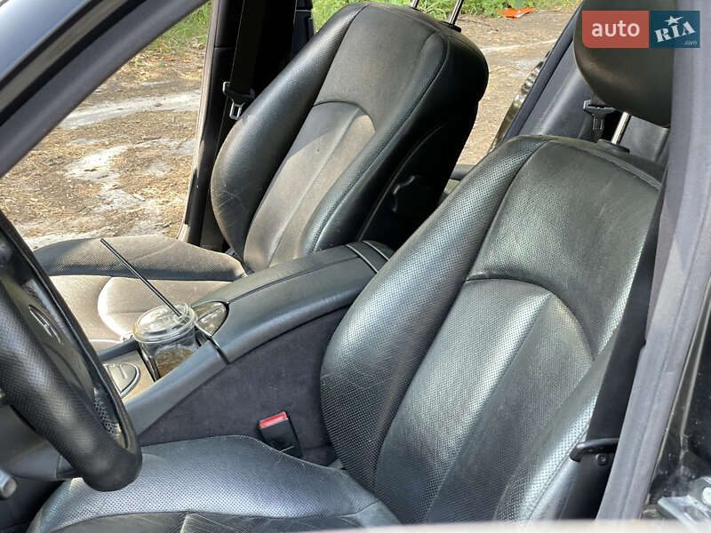Седан Mercedes-Benz E-Class 2002 в Вышгороде