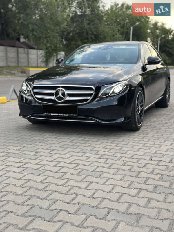 Седан Mercedes-Benz E-Class 2017 в Днепре