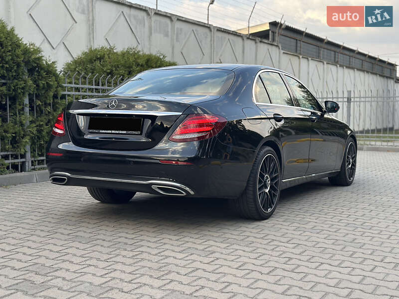 Седан Mercedes-Benz E-Class 2017 в Днепре