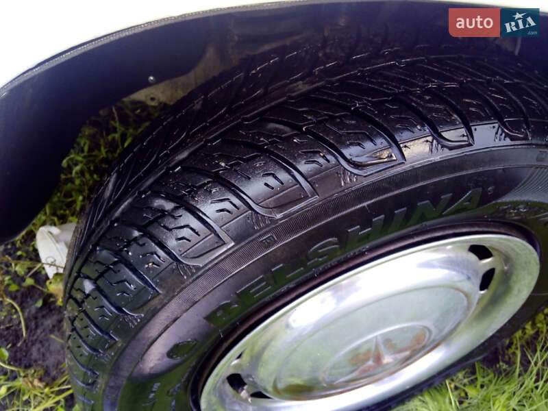 Седан Mercedes-Benz E-Class 1981 в Славуті