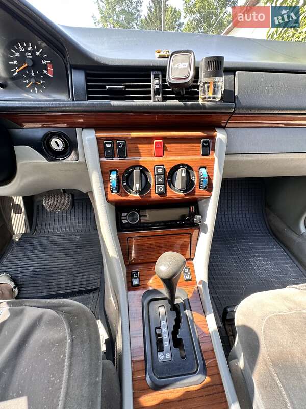Седан Mercedes-Benz E-Class 1994 в Тернополе