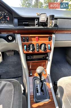 Седан Mercedes-Benz E-Class 1994 в 