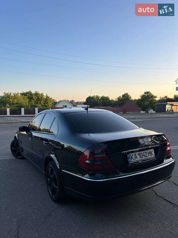 Седан Mercedes-Benz E-Class 2002 в Первомайську