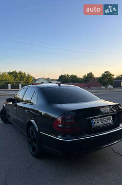Седан Mercedes-Benz E-Class 2002 в  фото 10 Седан Mercedes-Benz E-Class 2002 в