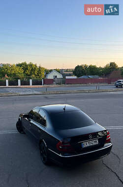 Седан Mercedes-Benz E-Class 2002 в  фото 12 Седан Mercedes-Benz E-Class 2002 в
