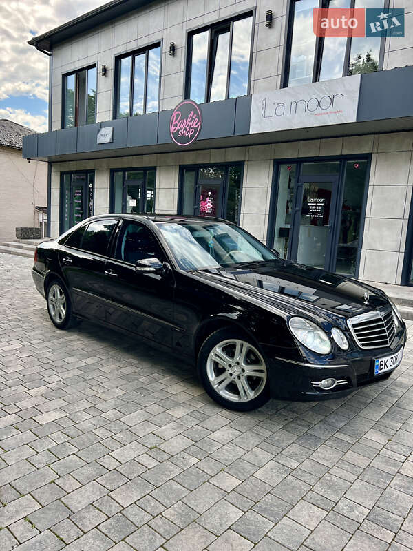 Седан Mercedes-Benz E-Class 2008 в Березному