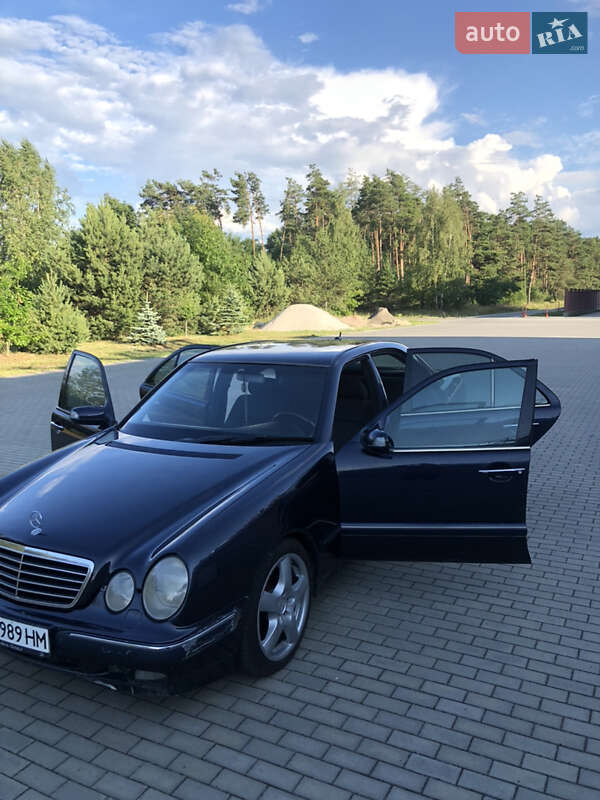 Седан Mercedes-Benz E-Class 2001 в Костополе