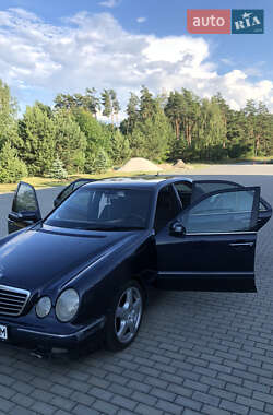 Седан Mercedes-Benz E-Class 2001 в 