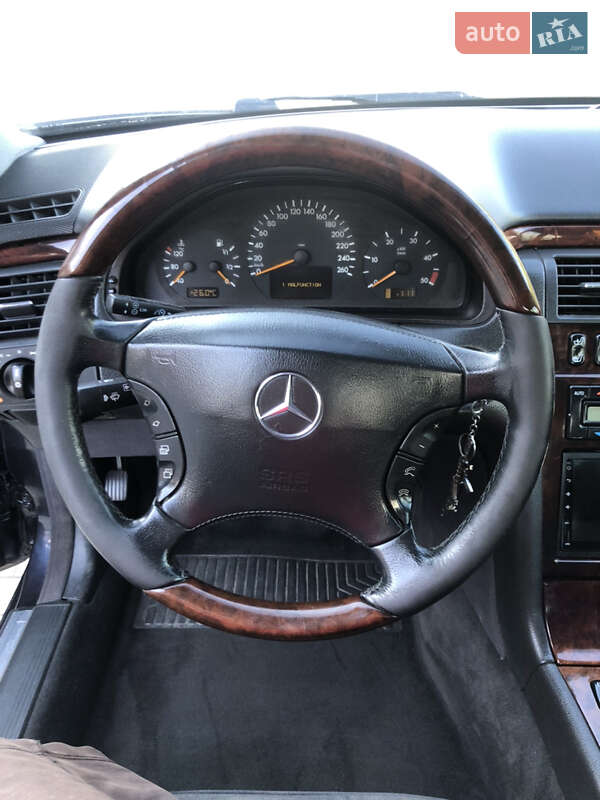 Седан Mercedes-Benz E-Class 2001 в Костополе