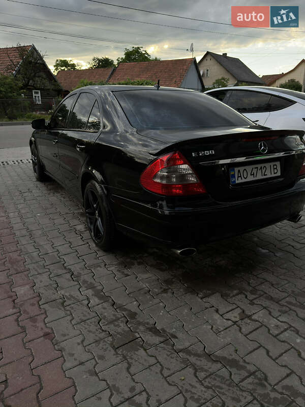 Седан Mercedes-Benz E-Class 2006 в Рахове