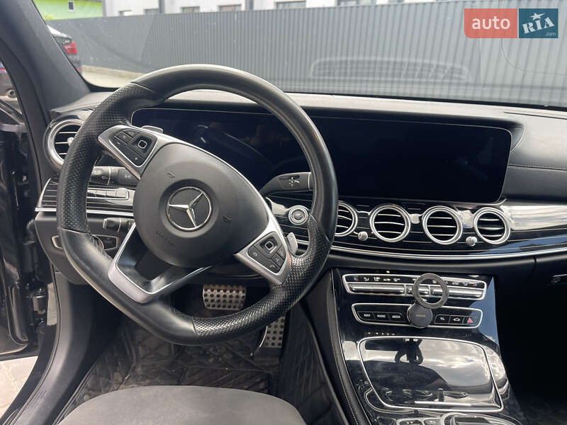 Седан Mercedes-Benz E-Class 2018 в Киеве
