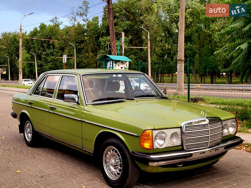 Mercedes-Benz E-Class 1984