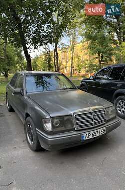 Седан Mercedes-Benz E-Class 1988 в Краматорске