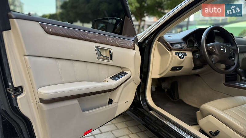 Седан Mercedes-Benz E-Class 2009 в Ивано-Франковске