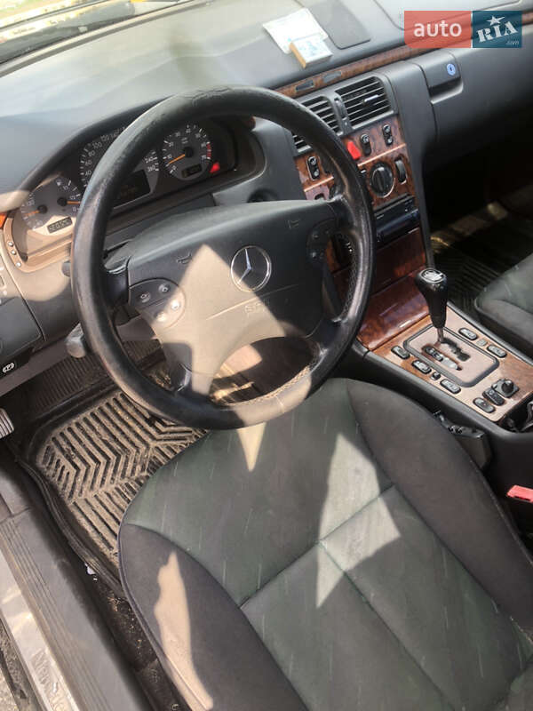 Седан Mercedes-Benz E-Class 1999 в Борисполе