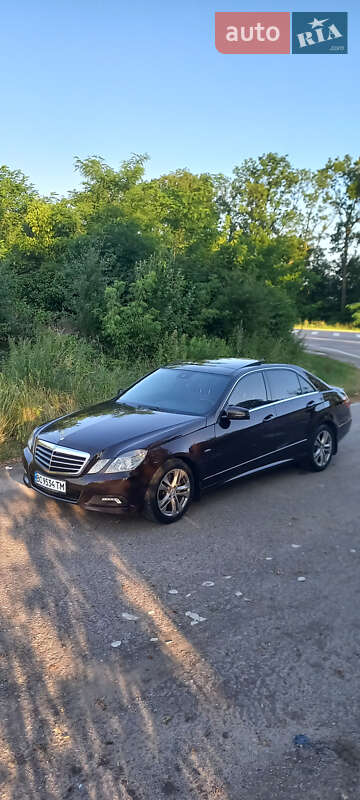 Седан Mercedes-Benz E-Class 2010 в Львове