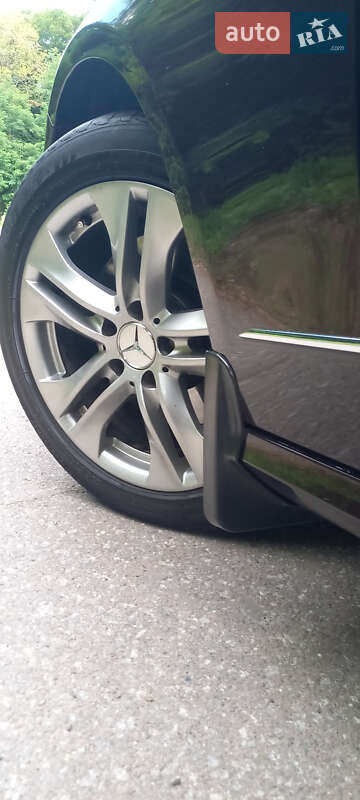 Седан Mercedes-Benz E-Class 2010 в Львове