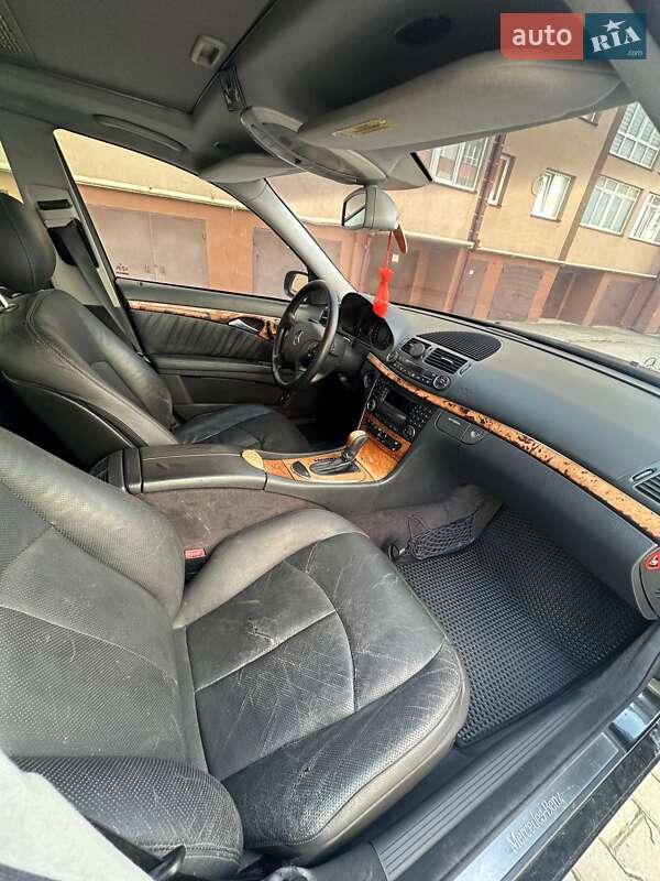 Седан Mercedes-Benz E-Class 2002 в Ивано-Франковске