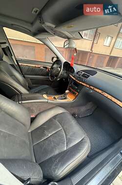 Седан Mercedes-Benz E-Class 2002 в 