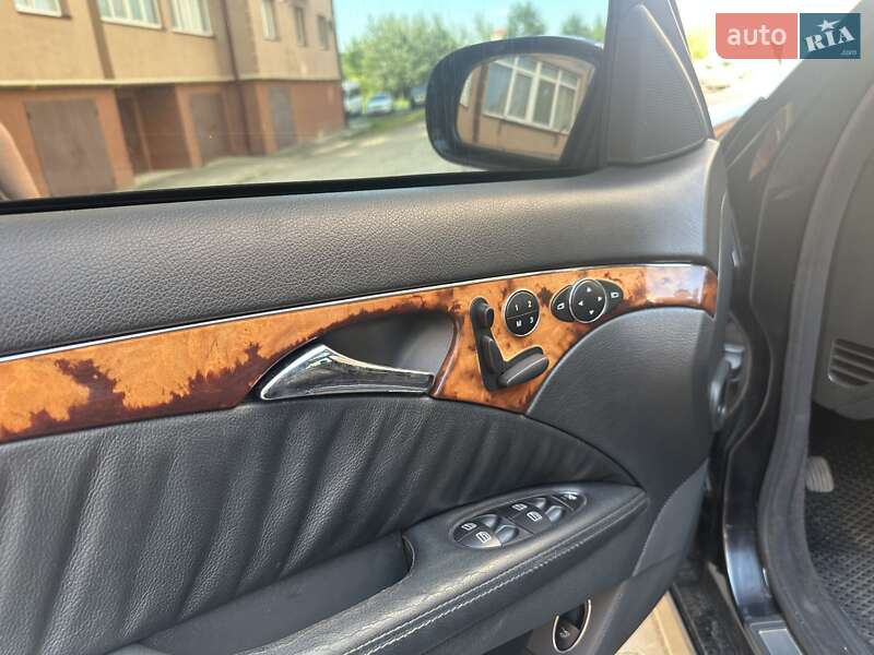 Седан Mercedes-Benz E-Class 2002 в Ивано-Франковске
