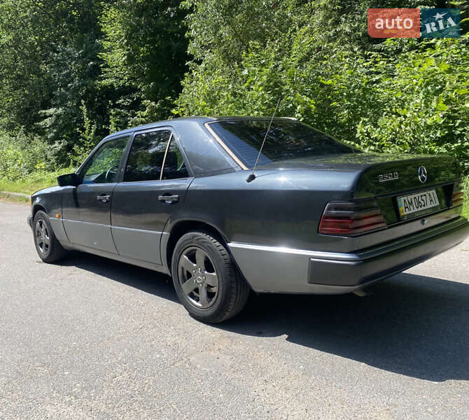 Седан Mercedes-Benz E-Class 1989 в Житомире