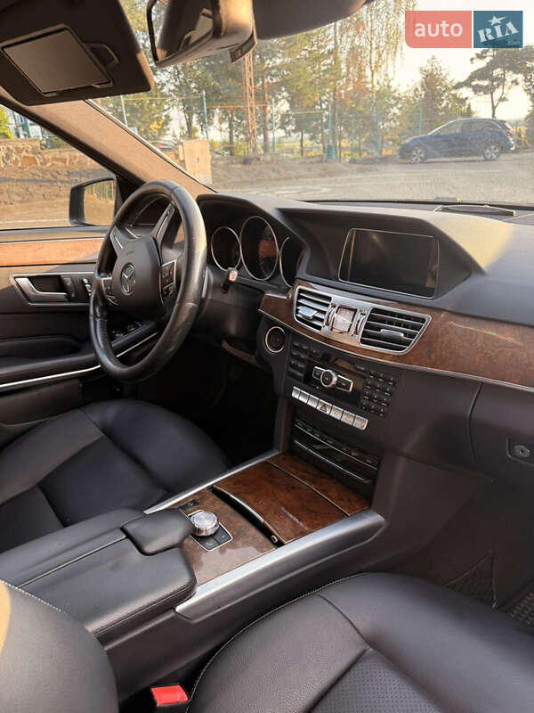 Седан Mercedes-Benz E-Class 2014 в Ужгороде