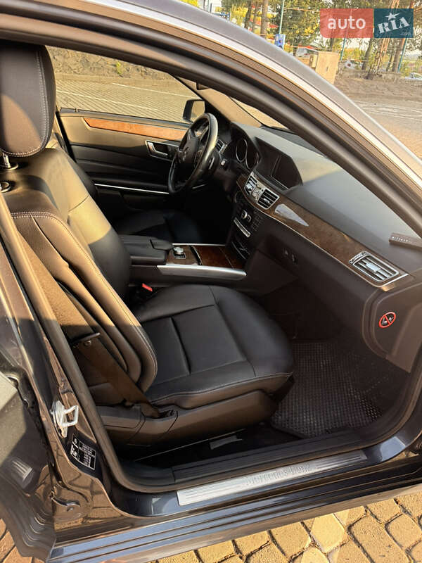 Седан Mercedes-Benz E-Class 2014 в Ужгороде