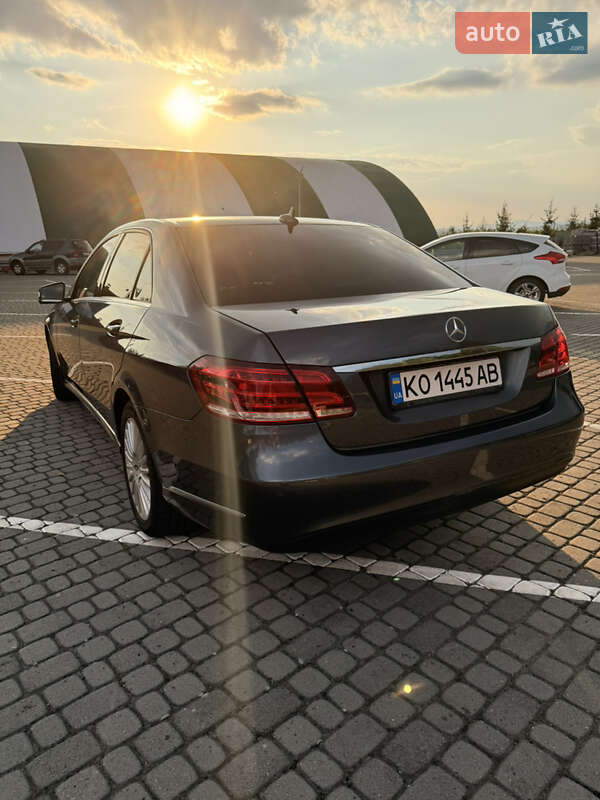 Седан Mercedes-Benz E-Class 2014 в Ужгороде
