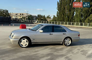 Седан Mercedes-Benz E-Class 1999 в 