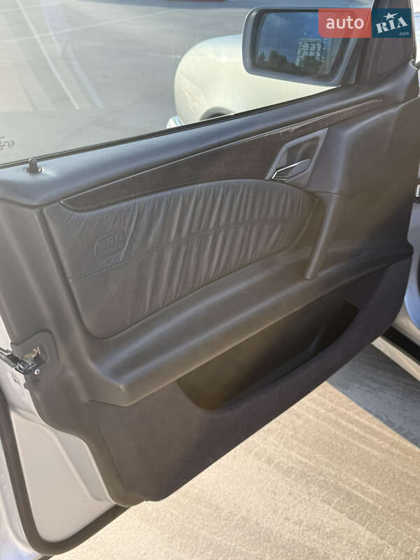 Седан Mercedes-Benz E-Class 1999 в Киеве