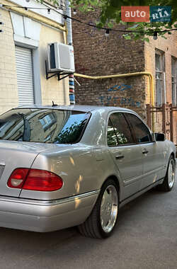 Седан Mercedes-Benz E-Class 1999 в 