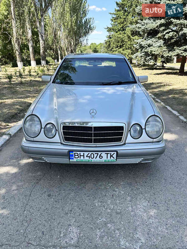 Mercedes-Benz E-Class 1998