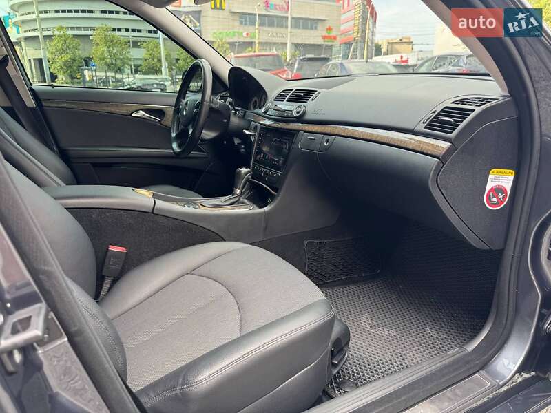 Седан Mercedes-Benz E-Class 2008 в Днепре