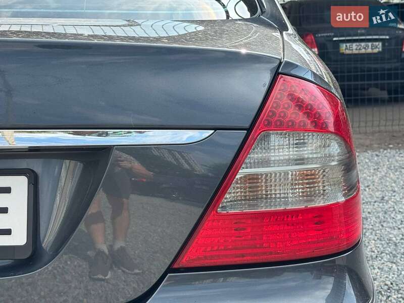 Седан Mercedes-Benz E-Class 2008 в Днепре