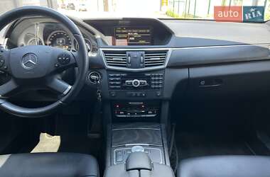 Седан Mercedes-Benz E-Class 2011 в 