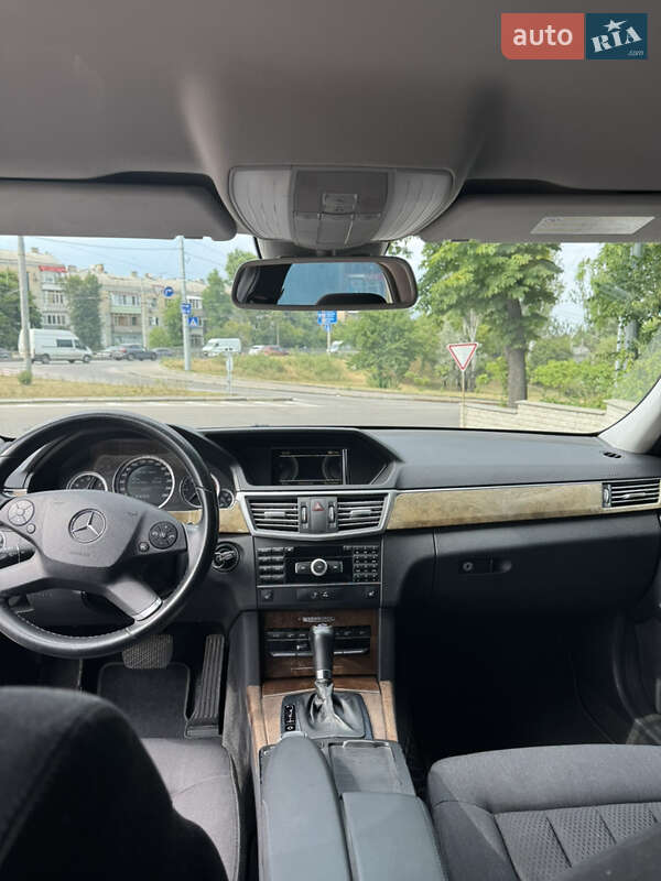 Седан Mercedes-Benz E-Class 2011 в Киеве