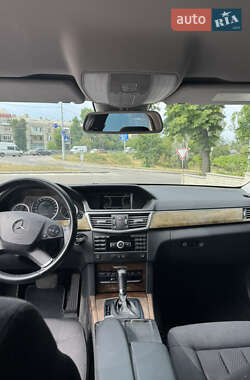 Седан Mercedes-Benz E-Class 2011 в 