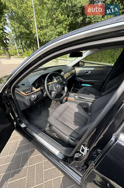 Седан Mercedes-Benz E-Class 2011 в 