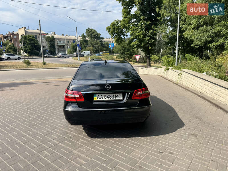 Седан Mercedes-Benz E-Class 2011 в Киеве