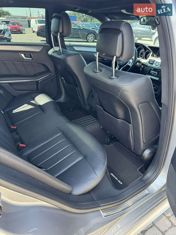 Седан Mercedes-Benz E-Class 2013 в Черновцах