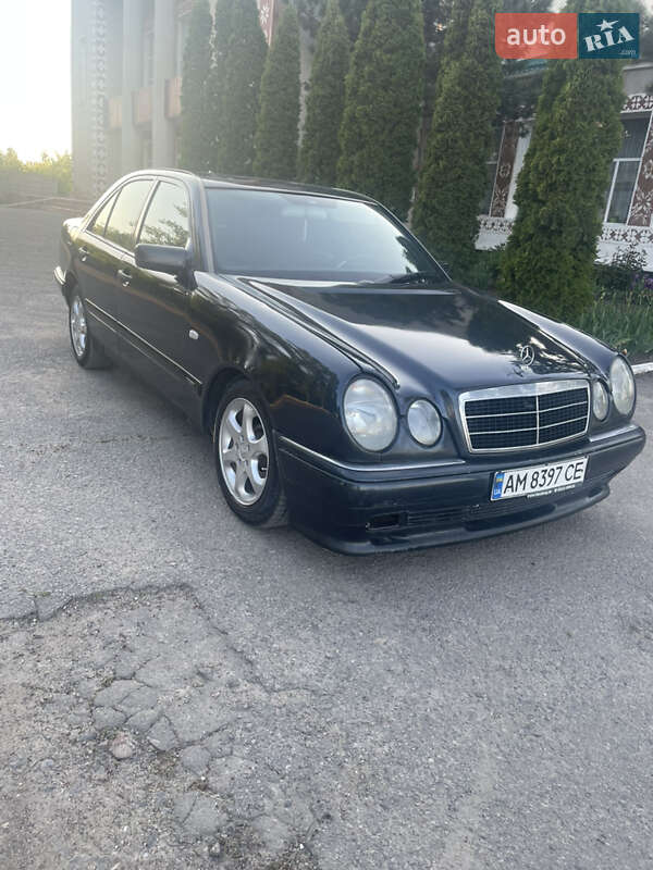 Седан Mercedes-Benz E-Class 1997 в Виннице