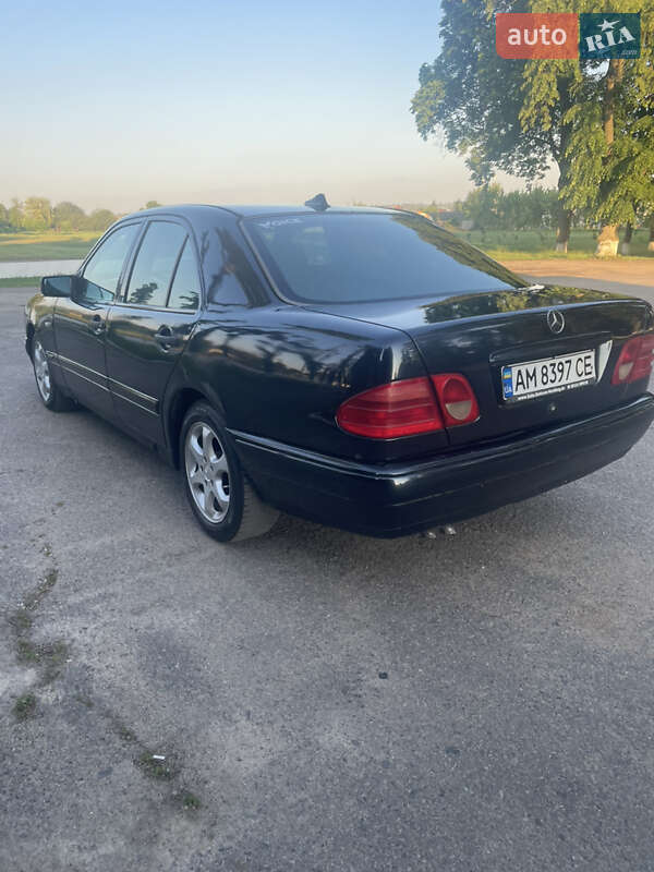 Седан Mercedes-Benz E-Class 1997 в Виннице