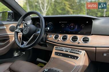 Седан Mercedes-Benz E-Class 2022 в 