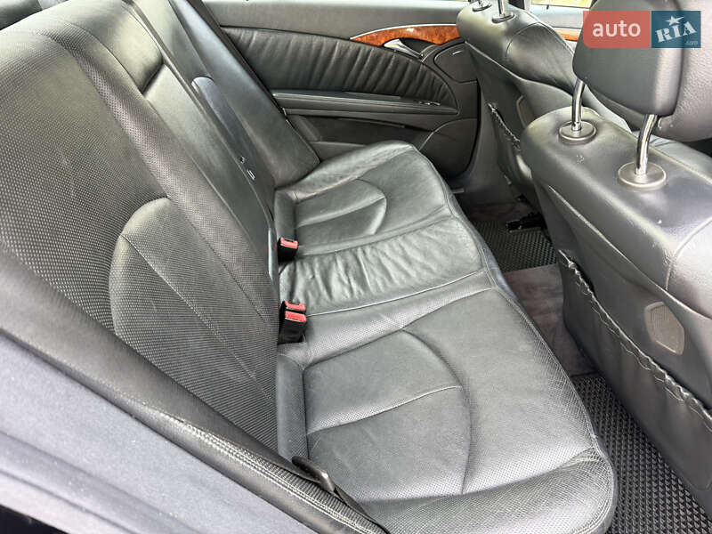 Седан Mercedes-Benz E-Class 2004 в Ивано-Франковске