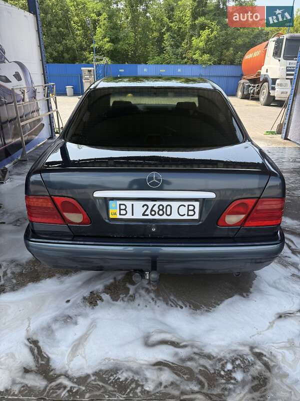 Седан Mercedes-Benz E-Class 1998 в Павлограде