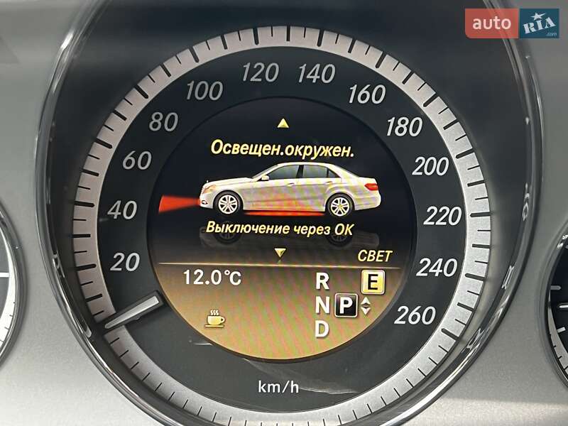 Седан Mercedes-Benz E-Class 2012 в Львове